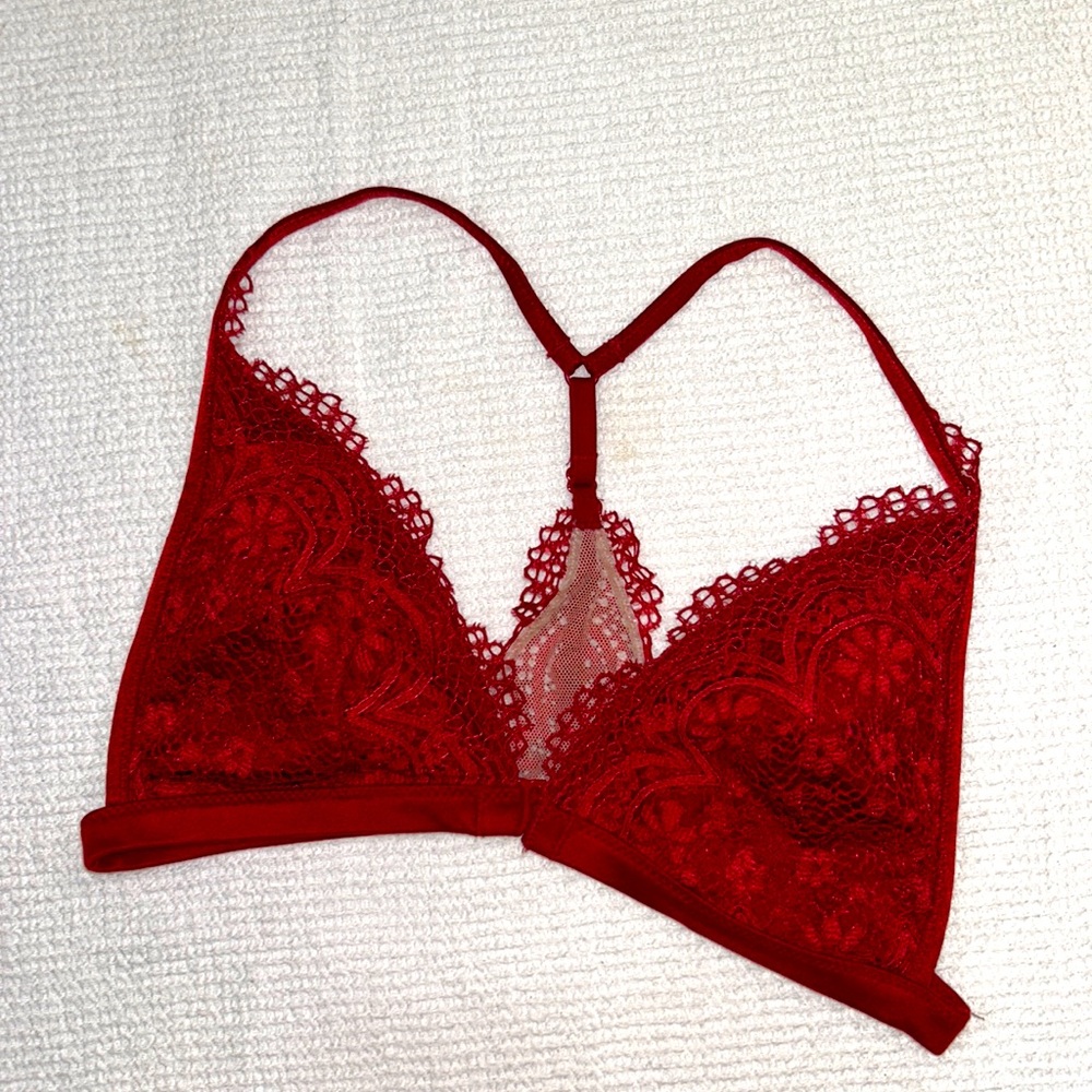 Victoria’s Secret Body by Victoria Racerback Front Closure Bra, size Sma…